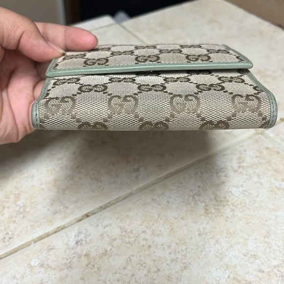 Gucci Beige and Mint Wallet - Picture 4 of 11